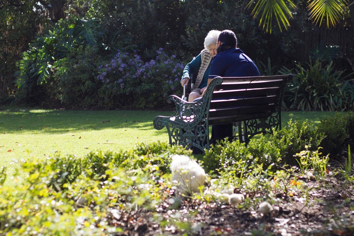 What Services do Alzheimer's and Dementia Care Facilities Offer?